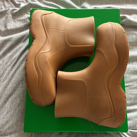 Bottega Puddle Boots - Picture 3 of 6